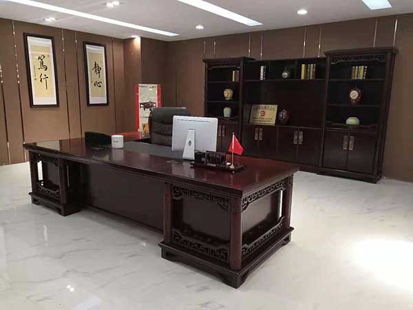 重慶澳維酒店訂購10組實木老板辦公桌椅